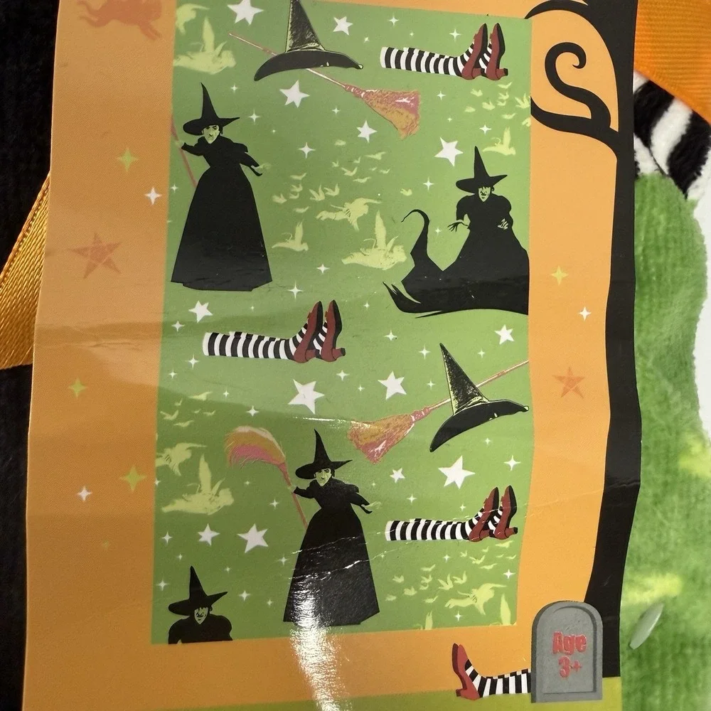 NWT Wizard Of Oz Wicked Witch Hand Towel Set Of 2 Green Kitchen Towels 16x28
